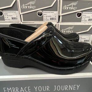 Dansko Women's Clogs Professional Patent Black
